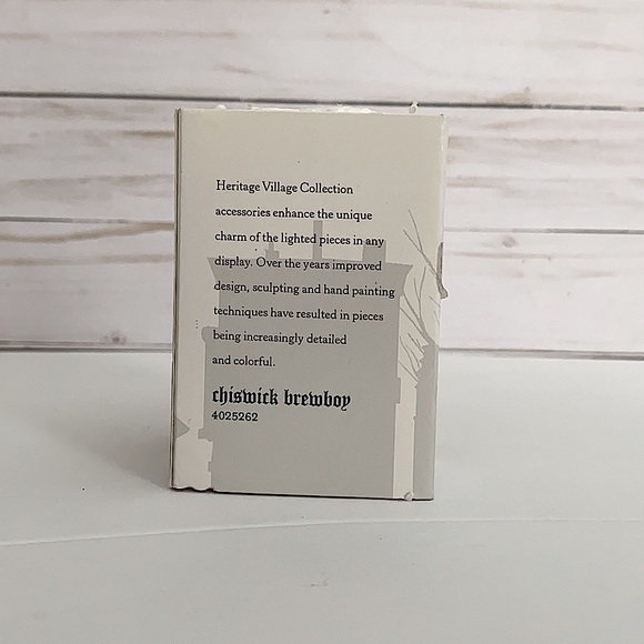 DEPARTMENT 56 - Chiswick Brewboy - Heritage Village - Dickens Village - Picture 6 of 6